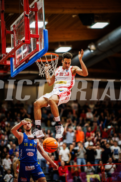 Basketball, Win2Day Superliga 2024/25, Grunddurchgang 4.Runde, Traiskirchen Lions, St. Pölten, Noah Oguamalam (20)