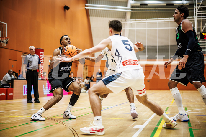 Basketball, Basketball Zweite Liga 2024/25, Grunddurchgang 4.Runde, Vienna Timberwolves, UDW Alligators, Steven Kaltenbrunner (8), Jakob Konzet (5)