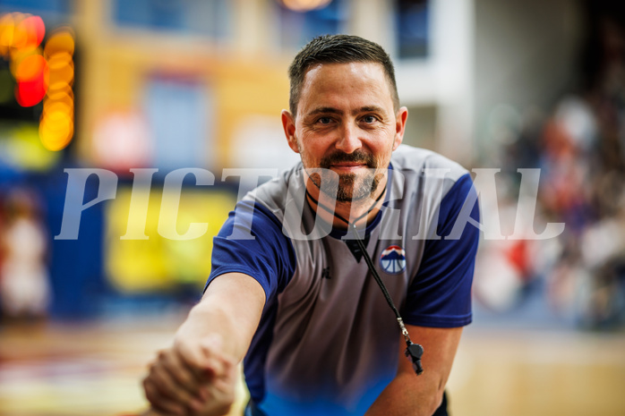 Basketball, Win2Day Superliga 2024/25, Grunddurchgang 4.Runde, Traiskirchen Lions, St. Pölten, SR Stefan Jäger