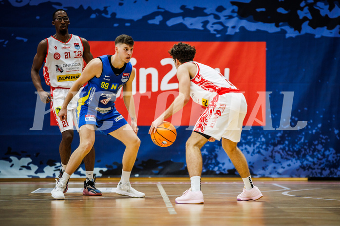 Basketball, Win2Day Superliga 2024/25, Grunddurchgang 4.Runde, Traiskirchen Lions, St. Pölten, Janis Tomaschek (99), Aleksej Kostic (6)