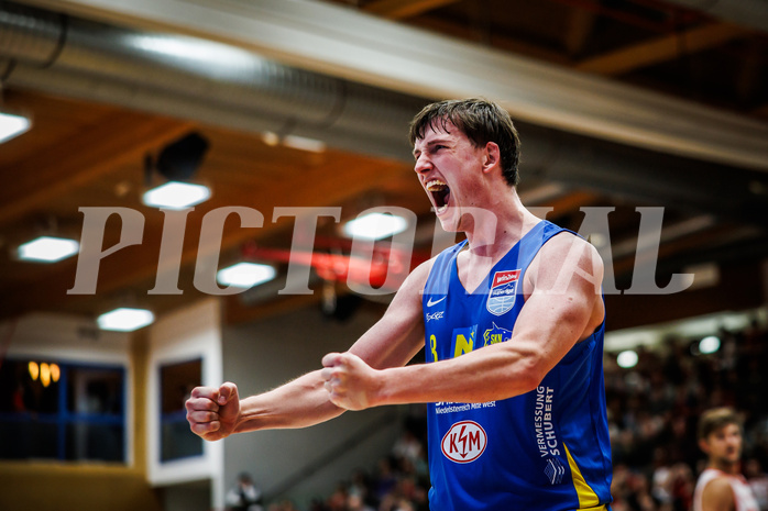 Basketball, Win2Day Superliga 2024/25, Grunddurchgang 4.Runde, Traiskirchen Lions, St. Pölten, Magnus Hoj Madsen (8)