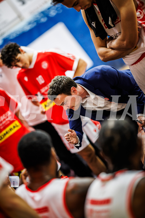 Basketball, Win2Day Superliga 2024/25, Grunddurchgang 4.Runde, Traiskirchen Lions, St. Pölten, Benedikt Danek (Head Coach)
