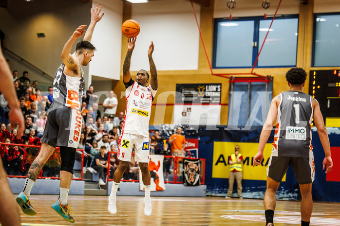 Basketball, win2day Basketball Superliga 2024/25, Playoff Viertelfinale 2. Spiel, Traiskirchen Lions, Klosterneuburg Dukes, Cedric Russell (0)