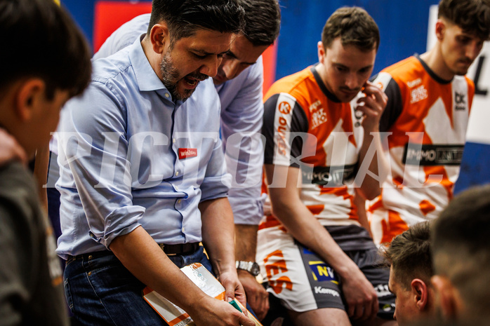 Basketball, win2day Basketball Superliga 2024/25, Playoff Viertelfinale 2. Spiel, Traiskirchen Lions, Klosterneuburg Dukes, Damir Zeleznik (Head Coach)
