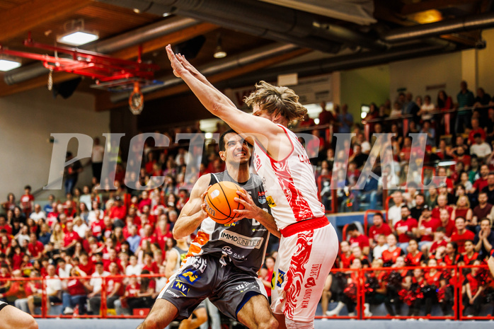 Basketball, win2day Basketball Superliga 2024/25, Playoff Viertelfinale 2. Spiel, Traiskirchen Lions, Klosterneuburg Dukes, Milos Vranes (26)#