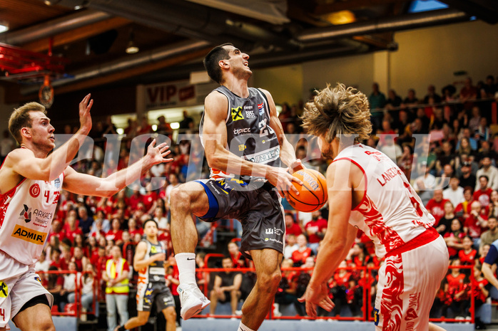 Basketball, win2day Basketball Superliga 2024/25, Playoff Viertelfinale 2. Spiel, Traiskirchen Lions, Klosterneuburg Dukes, Milos Vranes (26)