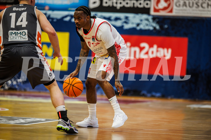 Basketball, win2day Basketball Superliga 2024/25, Playoff Viertelfinale 2. Spiel, Traiskirchen Lions, Klosterneuburg Dukes, Cedric Russell (0)