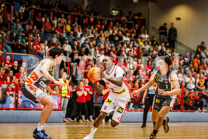 Basketball, win2day Basketball Superliga 2024/25, Playoff Viertelfinale 2. Spiel, Traiskirchen Lions, Klosterneuburg Dukes, Cedric Russell (0)
