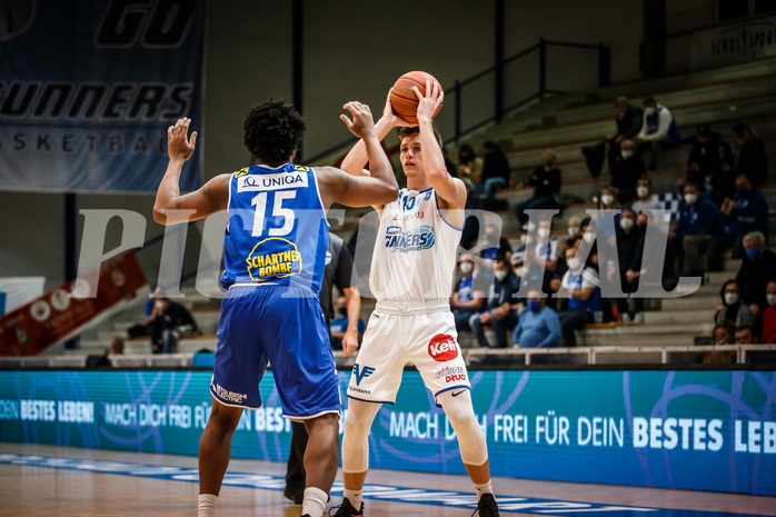 Basketball, bet-at-home Basketball Superliga 2021/22, Grunddurchgang Runde 8, Oberwart Gunners, Gmunden Swans, Brock Gardner (10)