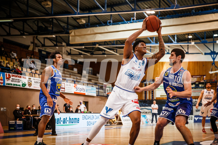 Basketball, bet-at-home Basketball Superliga 2021/22, Grunddurchgang Runde 8, Oberwart Gunners, Gmunden Swans, Rob Howard (5)
