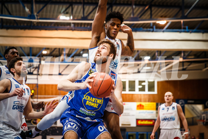 Basketball, bet-at-home Basketball Superliga 2021/22, Grunddurchgang Runde 8, Oberwart Gunners, Gmunden Swans, Daniel Köppel (14)