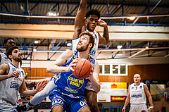 Basketball, bet-at-home Basketball Superliga 2021/22, Grunddurchgang Runde 8, Oberwart Gunners, Gmunden Swans, Daniel Köppel (14)