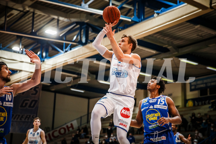Basketball, bet-at-home Basketball Superliga 2021/22, Grunddurchgang Runde 8, Oberwart Gunners, Gmunden Swans, Jonathan Knessl (12)