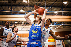 Basketball, bet-at-home Basketball Superliga 2021/22, Grunddurchgang Runde 8, Oberwart Gunners, Gmunden Swans, Daniel Köppel (14)