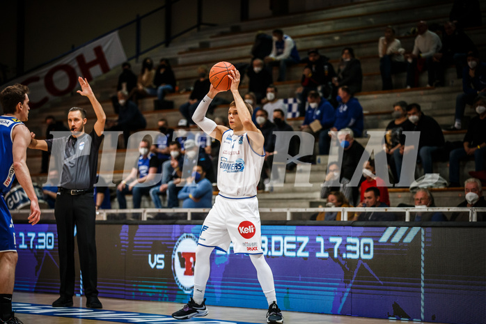 Basketball, bet-at-home Basketball Superliga 2021/22, Grunddurchgang Runde 8, Oberwart Gunners, Gmunden Swans, Jonathan Knessl (12)