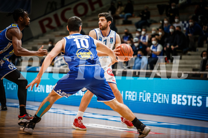 Basketball, bet-at-home Basketball Superliga 2021/22, Grunddurchgang Runde 8, Oberwart Gunners, Gmunden Swans, Ioannis Chatzinikolas (11)