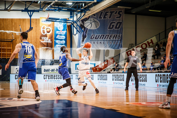 Basketball, bet-at-home Basketball Superliga 2021/22, Grunddurchgang Runde 8, Oberwart Gunners, Gmunden Swans, Jonathan Knessl (12)