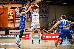 Basketball, bet-at-home Basketball Superliga 2021/22, Grunddurchgang Runde 8, Oberwart Gunners, Gmunden Swans, Sebastian Käferle (7)