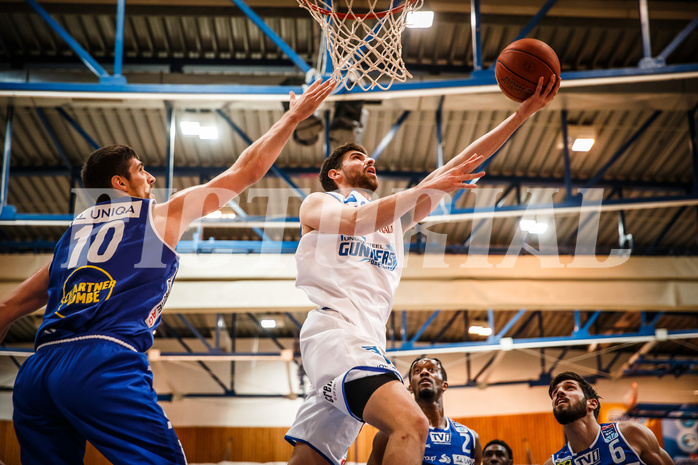 Basketball, bet-at-home Basketball Superliga 2021/22, Grunddurchgang Runde 8, Oberwart Gunners, Gmunden Swans, Ioannis Chatzinikolas (11)