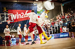 Basketball, FIBA EuroBasket 2025 Qualifiers , , AUSTRIA, IRELAND, Jakob PÖLTL (12), Airwin (Maskottchen)