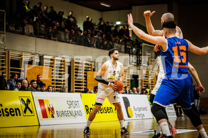 Basketball, Basketball Zweite Liga 2022/23, Playoff, Viertelfinale Spiel 2
, Mattersburg Rocks, BBU Salzburg, Jordis Ortega (5)