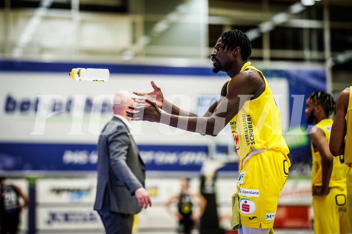 Basketball, Win2Day Superliga 2023/24, Grunddurchgang 16.Runde, SKN St. Pölten, Flyers Wels, Ajiroghene Ogemuno-Johnson (10)