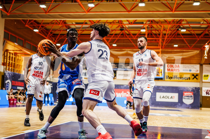 Basketball, win2day Basketball Superliga 2023/224, Grunddurchgang Runde 16, BBC Nord Dragonz, Oberwart Gunners, Shaquille Rombley (5)