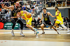 Basketball, Win2Day Superliga 2023/24, Grunddurchgang 16.Runde, SKN St. Pölten, Flyers Wels, Christian Von Fintel (27), Roman Jagsch (9)