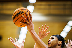 Basketball, Win2Day Superliga 2023/24, Grunddurchgang 16.Runde, SKN St. Pölten, Flyers Wels, Christopher Ferguson (20)