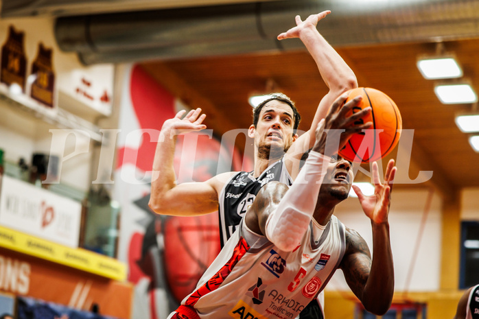 Basketball, win2day Basketball Superliga 2023/24, Grunddurchgang 16.Runde, Traiskirchen Lions, Kapfenberg Bulls, Davon Clare (5)