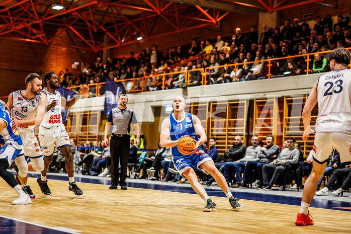 Basketball, win2day Basketball Superliga 2023/224, Grunddurchgang Runde 16, BBC Nord Dragonz, Oberwart Gunners, Sebastian Käferle (7)