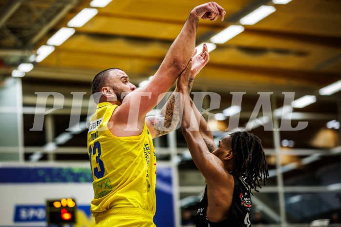 Basketball, Win2Day Superliga 2023/24, Grunddurchgang 16.Runde, SKN St. Pölten, Flyers Wels, Nebosja Dukic (13), Terell Allen (2)