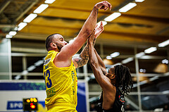 Basketball, Win2Day Superliga 2023/24, Grunddurchgang 16.Runde, SKN St. Pölten, Flyers Wels, Nebosja Dukic (13), Terell Allen (2)