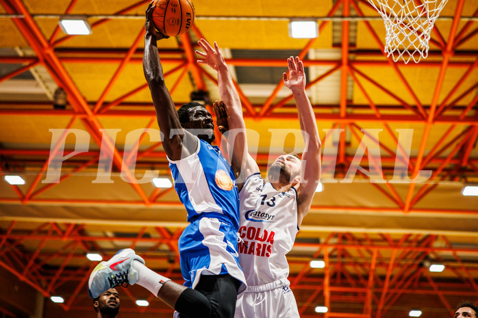 Basketball, win2day Basketball Superliga 2023/224, Grunddurchgang Runde 16, BBC Nord Dragonz, Oberwart Gunners, Shaquille Rombley (5)