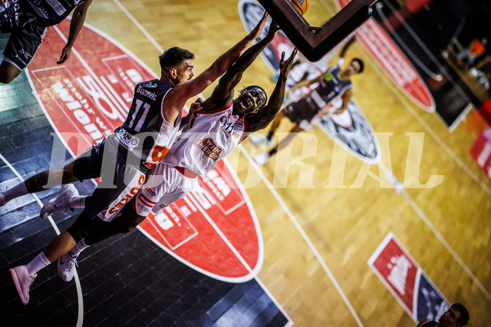 Basketball, Win2Day Superliga 2024/25, Grunddurchgang 7.Runde, BC Vienna, Klosterneuburg Dukes, Benjamin Blazevic (11), Julio Calver de Assis Afonso (11)