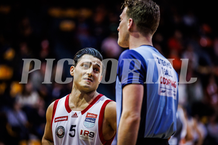 Basketball, Win2Day Superliga 2024/25, Grunddurchgang 7.Runde, BC Vienna, Klosterneuburg Dukes, Mustafa Hassan Zadeh (5), SR Timo Axmann