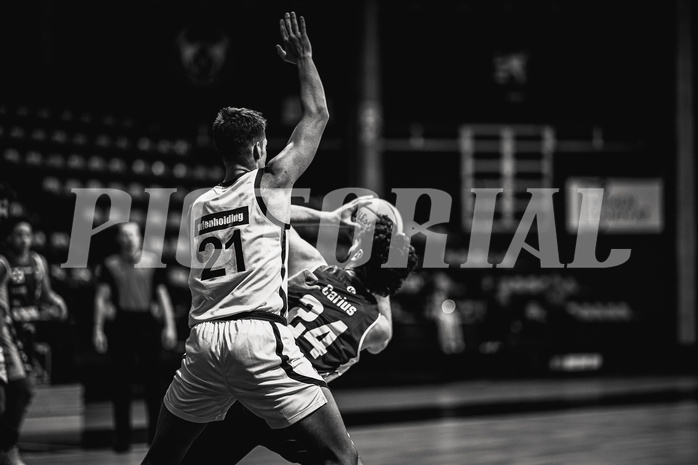 Basketball, Win2Day Superliga 2024/25, Grunddurchgang 7.Runde, BC Vienna, Klosterneuburg Dukes, Aron Stazic (21), Will Carius (24)