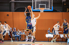 Basketball, Win2Day Superliga 2022/23, Grunddurchgang 2.Runde, Vienna D.C. Timberwolves, UBSC Raiffeisen Graz, Zachery Deshon Cooks (3), Nemanja Nikolic (6)