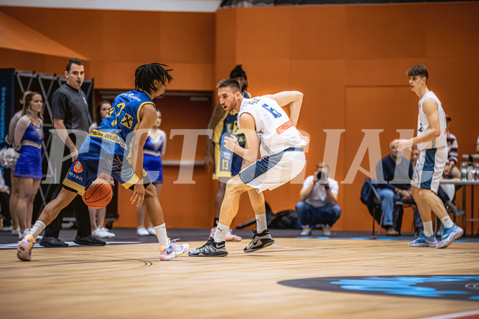 Basketball, Win2Day Superliga 2022/23, Grunddurchgang 2.Runde, Vienna D.C. Timberwolves, UBSC Raiffeisen Graz, Zachery Deshon Cooks (3), Nemanja Nikolic (6)