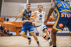Basketball, Win2Day Superliga 2022/23, 6. Qualifikationsrunde, Vienna Timberwolves, UBSC Graz, Tanner Giddings (15), Moritz Lanegger (21)