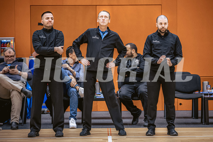 Basketball, Win2Day Superliga 2022/23, 6. Qualifikationsrunde, Vienna Timberwolves, UBSC Graz, SR F. Ivankovic, SR C. Hiermann, SR M. Kovacevic
