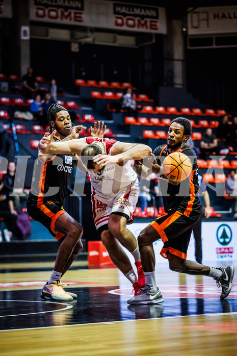 Basketball, Win2Day Superliga 2023/24, 2. Qualifikationsrunde, BC Vienna, Fürstenfeld Panthers, Joe Hampton (9), Jozo Rados (3), Hegel Augustin (17)
