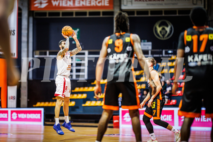 Basketball, Win2Day Superliga 2023/24, 2. Qualifikationsrunde, BC Vienna, Fürstenfeld Panthers, Ivan Siriscevic (17)