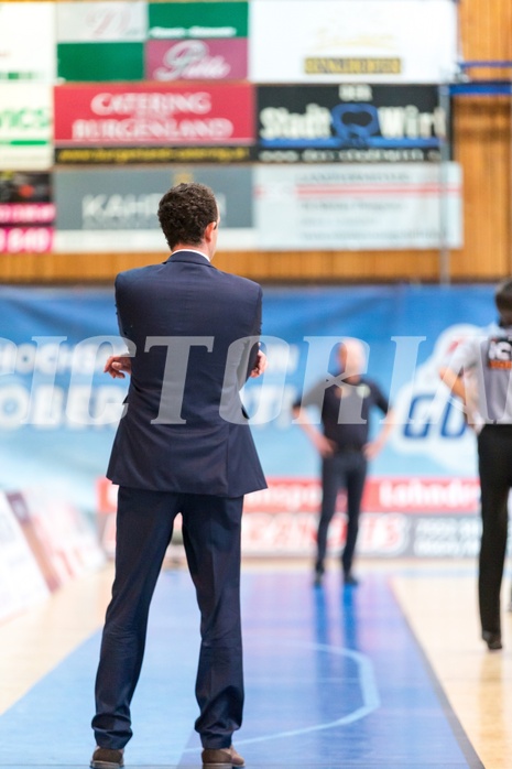 Basketball, ABL 2016/17, Grunddurchgang 15.Runde, Oberwart Gunners, Gmunden Swans, Chris Chougaz (Coach), Bernd Wimmer (Headcoach)