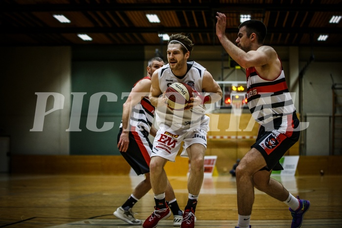 Basketball, 2.Bundesliga, Grunddurchgang 2.Runde, Mattersburg Rocks, Villach Raiders, Maximilian HÜBNER (8)
