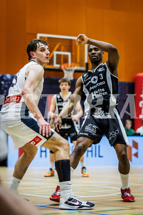 Basketball, Win2Day Superliga 2023/24, 3. Qualifikationsrunde, Vienna Timberwolves, Kapfenberg Bulls, Elias Wlasak (8), Rudi Williams (3)