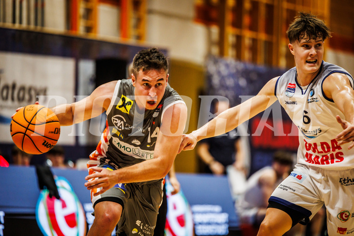 Basketball, win2day Basketball Superliga 2023/224, Grunddurchgang Runde 3, BBC Nord Dragonz, Klosterneuburg Dukes, Valentin Bauer (14)
