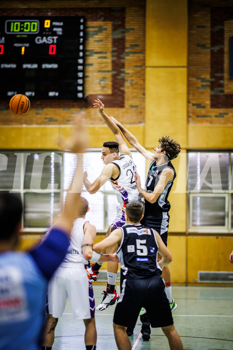 Basketball, Basketball Zweite Liga 2023/24, Grunddurchgang 2.Runde, Vienna United, Raiders Tirol, Noah Oguamalam (23), Thomas Pirchner (10)