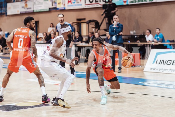 Basketball, Basketball Superliga 2023/24 , HF 2, Oberwart Gunners, Traiskirchen Lions, Derrek Brooks (11), Demarcus Demonia (4)