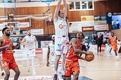 Basketball, Basketball Superliga 2023/24 , HF 2, Oberwart Gunners, Traiskirchen Lions, Sebastian Kaeferle (7), Demarcus Demonia (4)